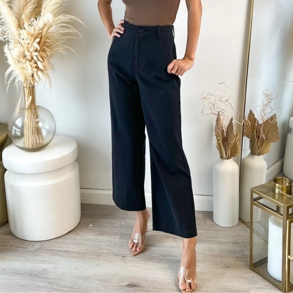 Monrow Revolve Pants Wide Leg Cropped Chino Pant in Black.